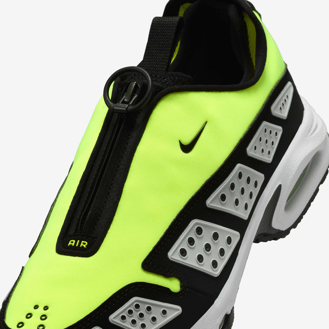 Wmns Air Max SNDR | FZ2068-700