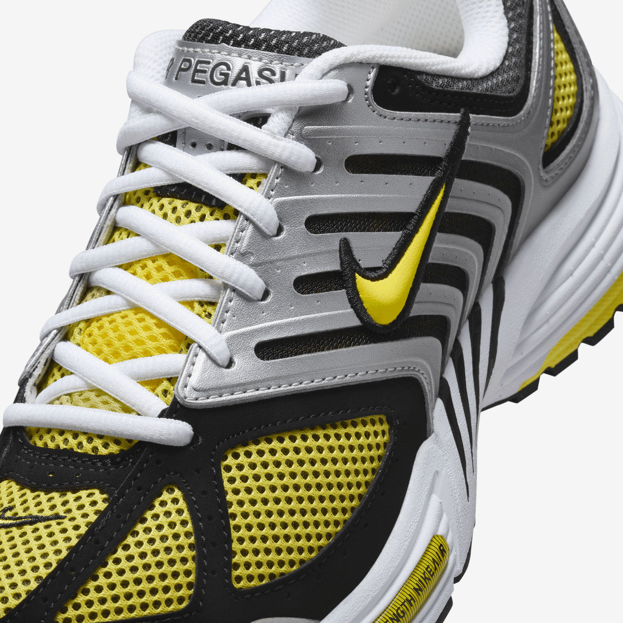 Wmns Air Pegasus 2005 | HQ5718-100
