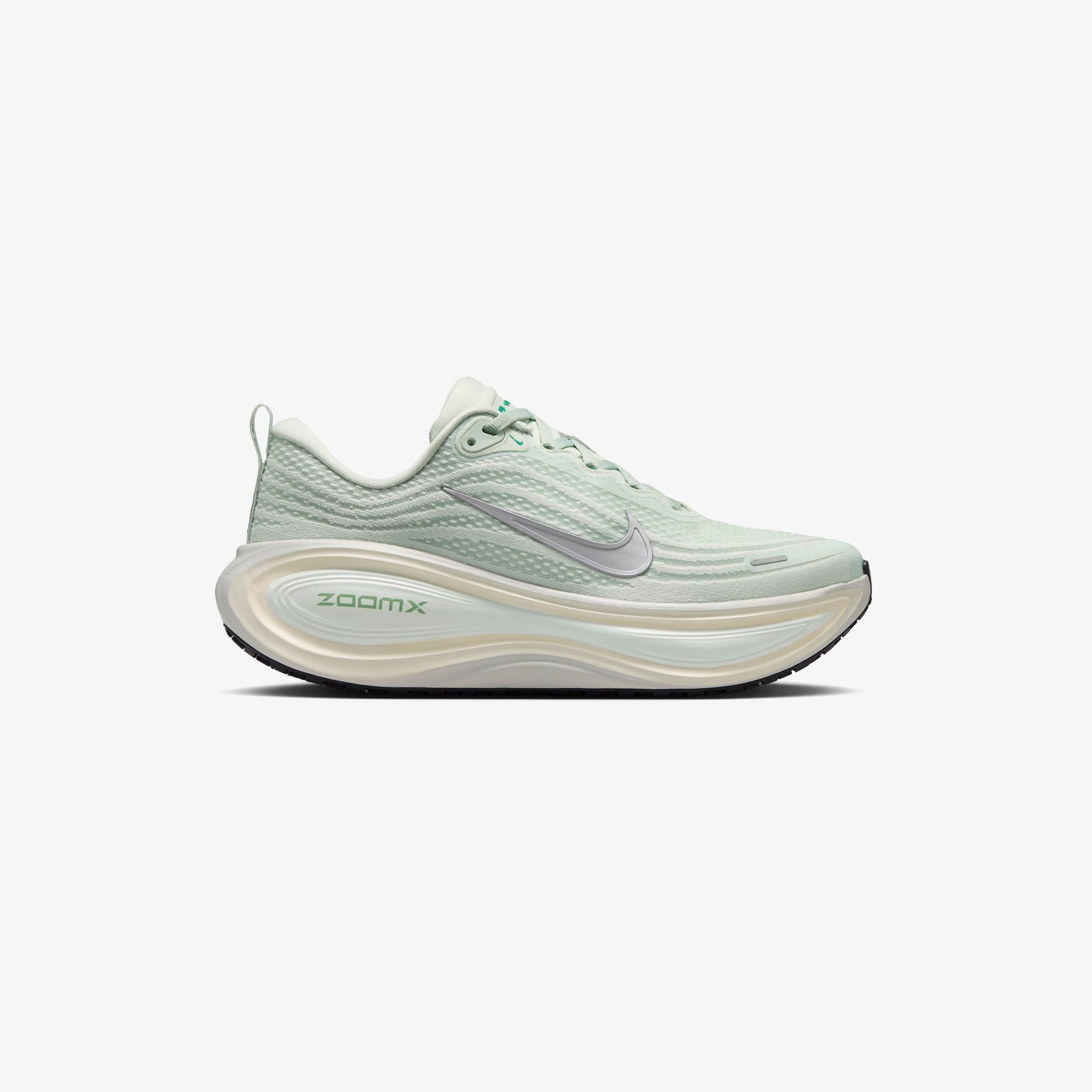 Wmns Vomero Plus