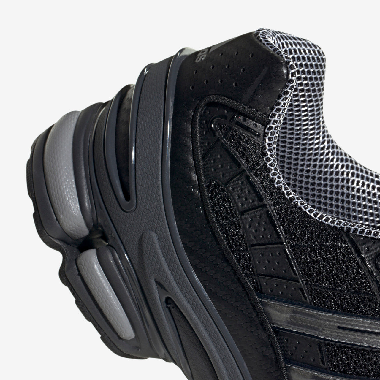 Ozweego Pro | IH0397