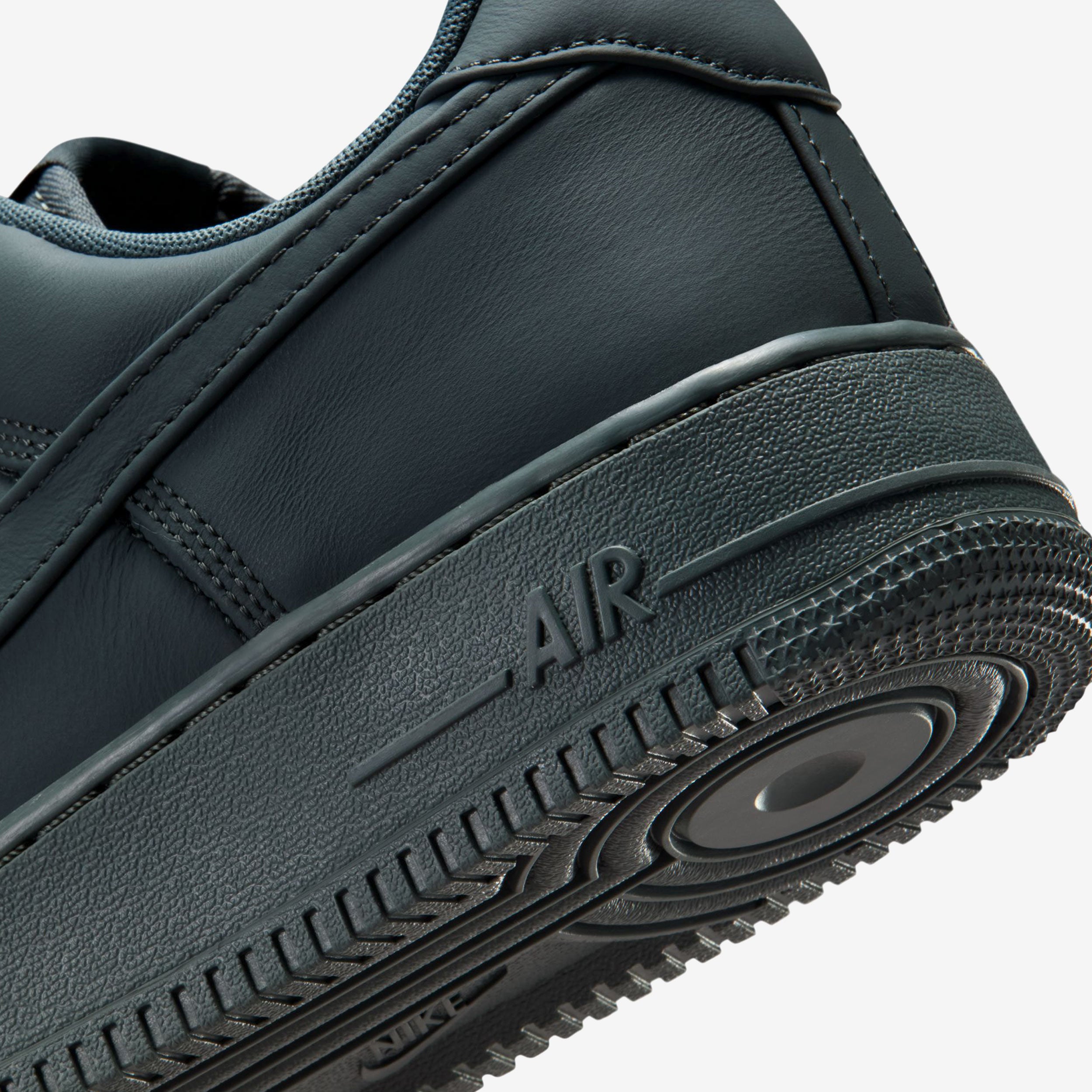 Air Force 1 Low Retro Premium