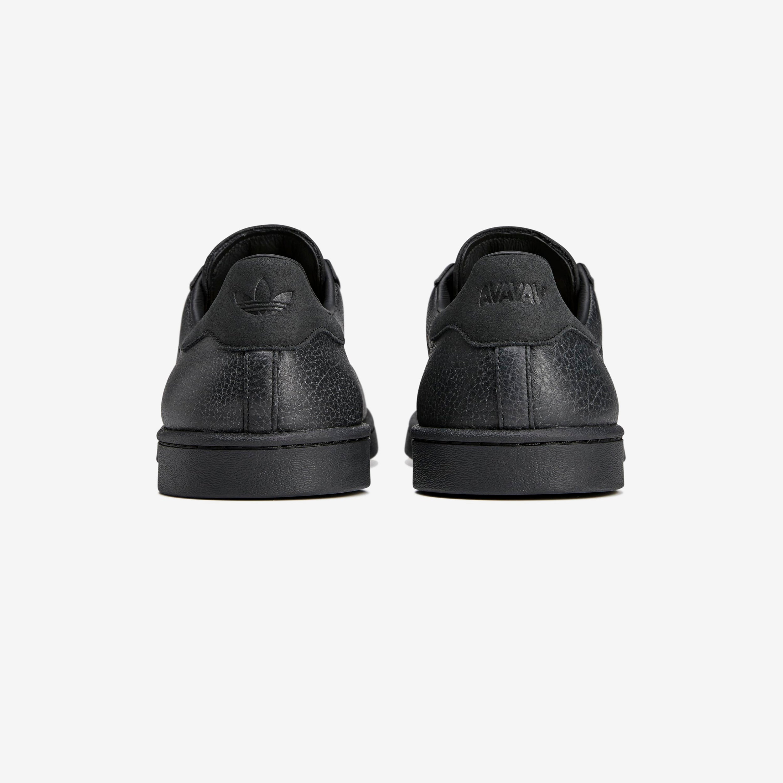 Wmns Superstar x Avavav