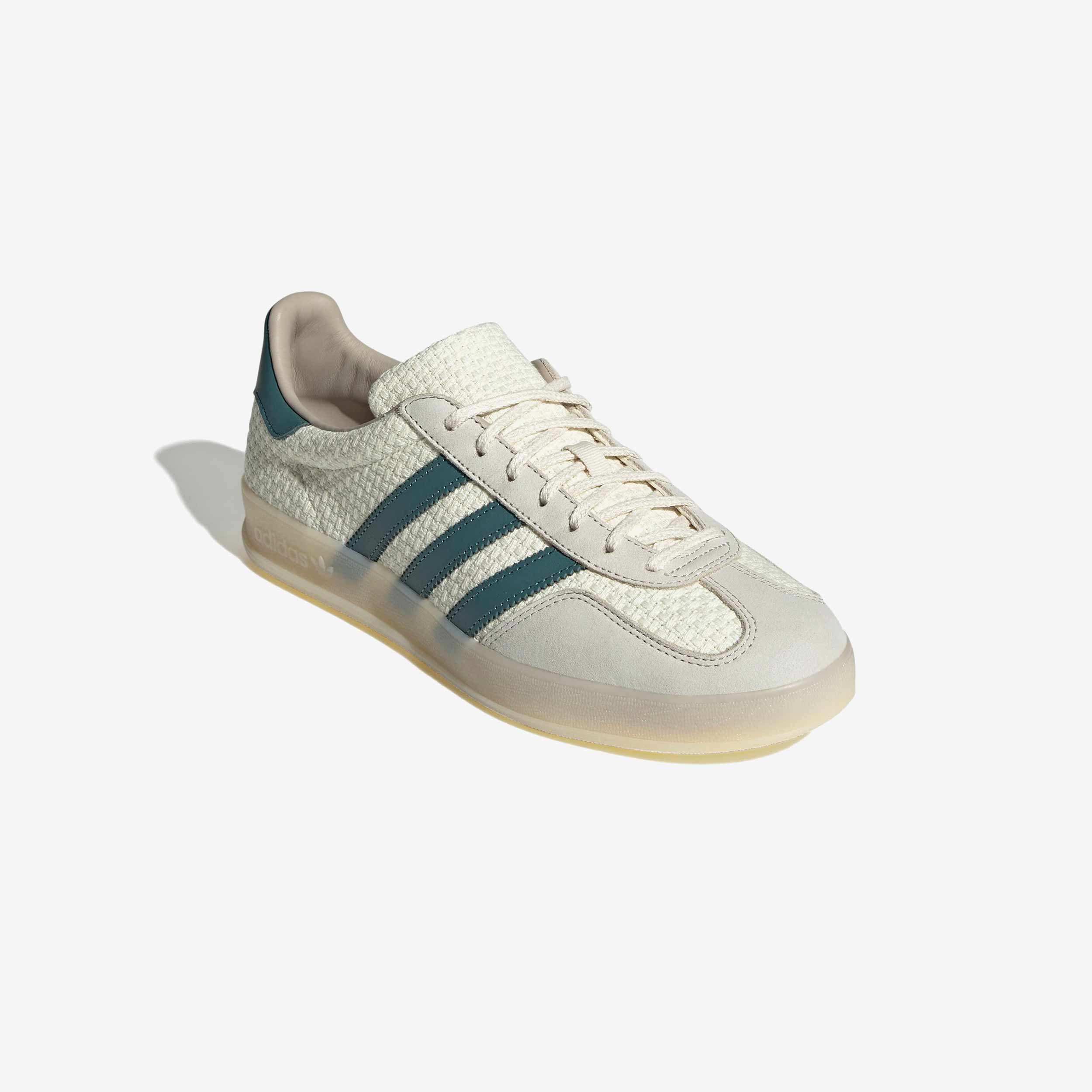 Gazelle Indoor