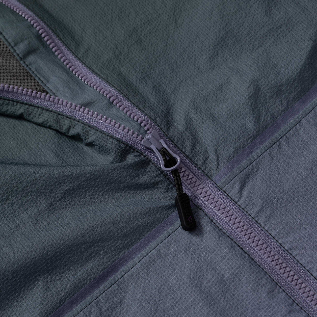 Breeze Ripstop Ombre Jacket | PMO0070-PUR