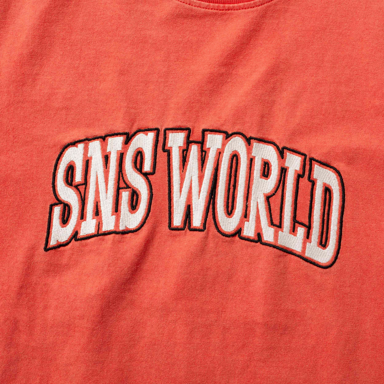 World Arch Tee | SNS-1163-0600