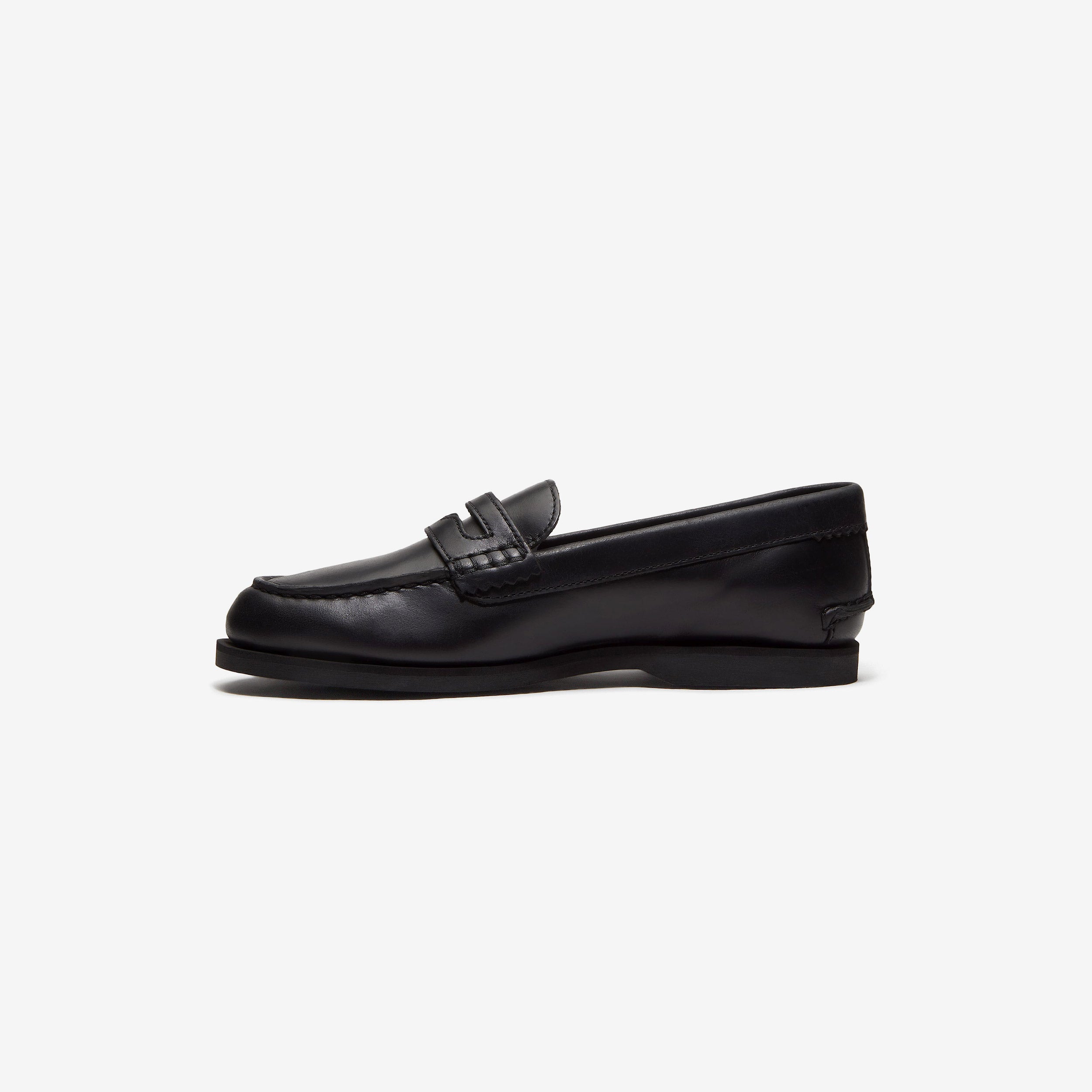 Wmns Classic Boat Loafer
