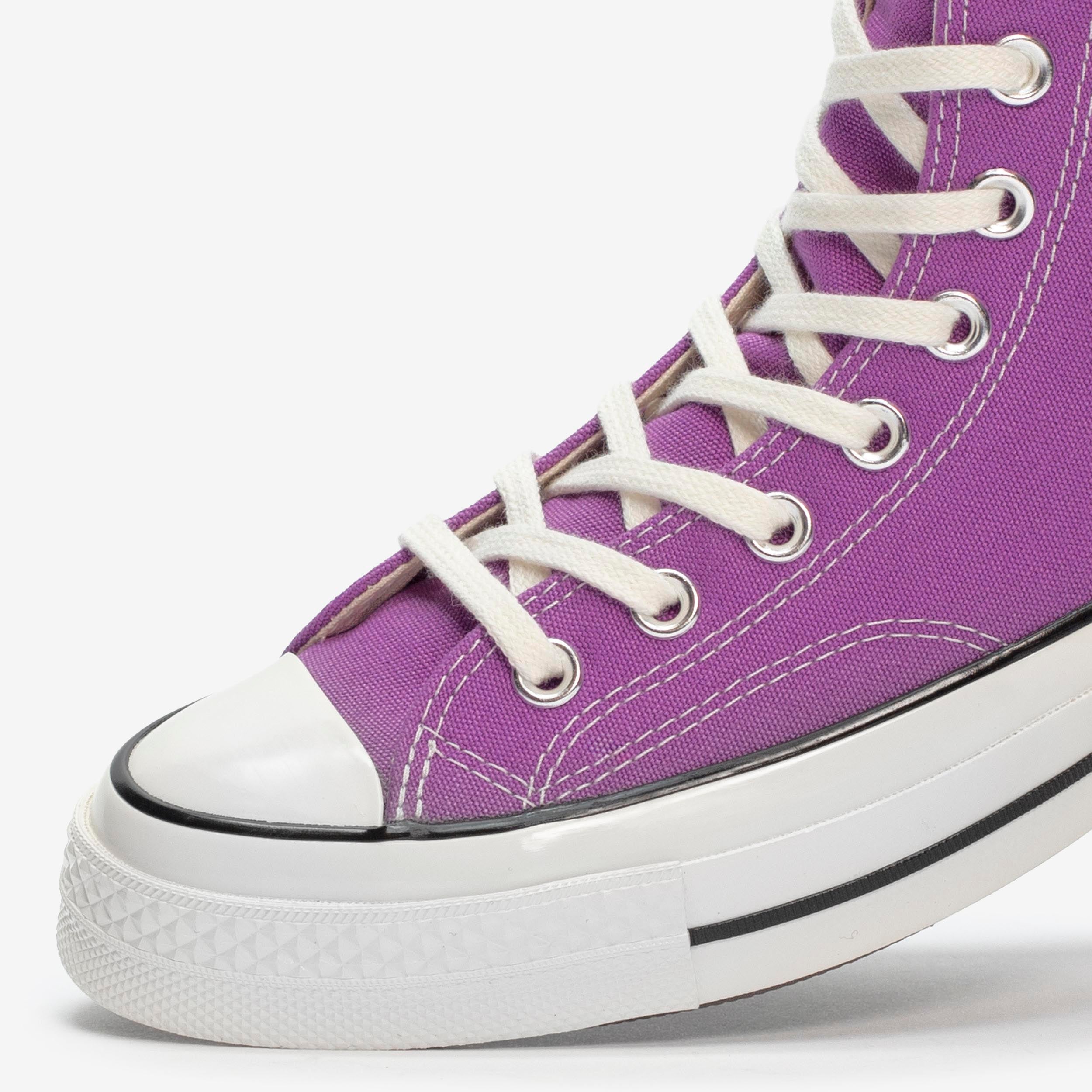 Chuck 70