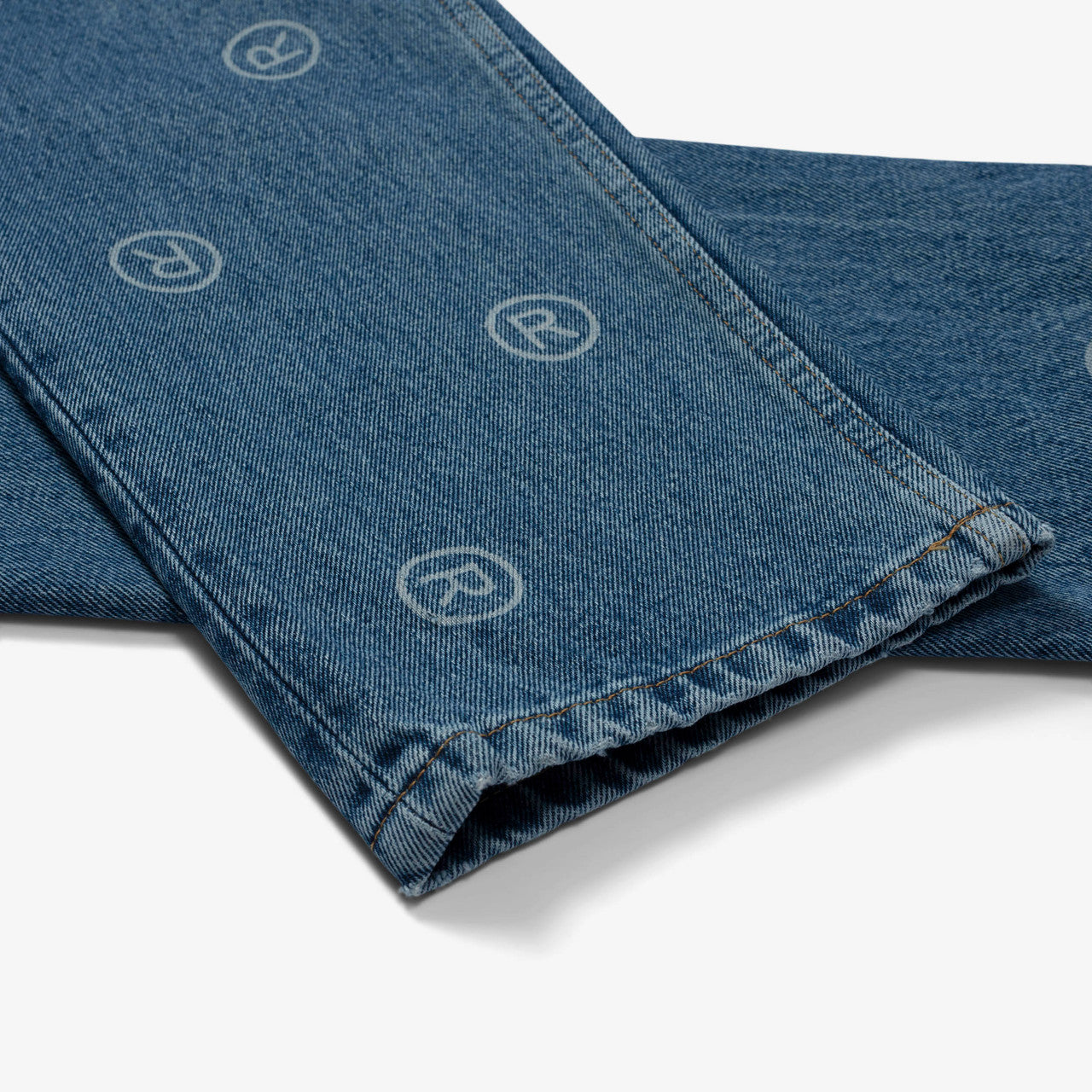 Straight Leg Jean | CMRAW22-204-BW