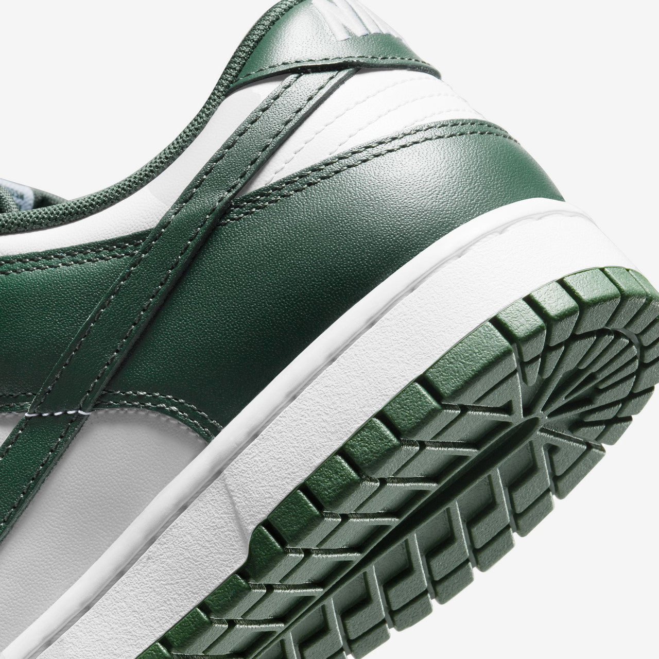 Dunk Low Retro | DD1391-101