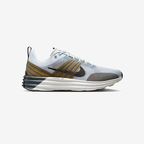 Lunar Roam | DV2440-001