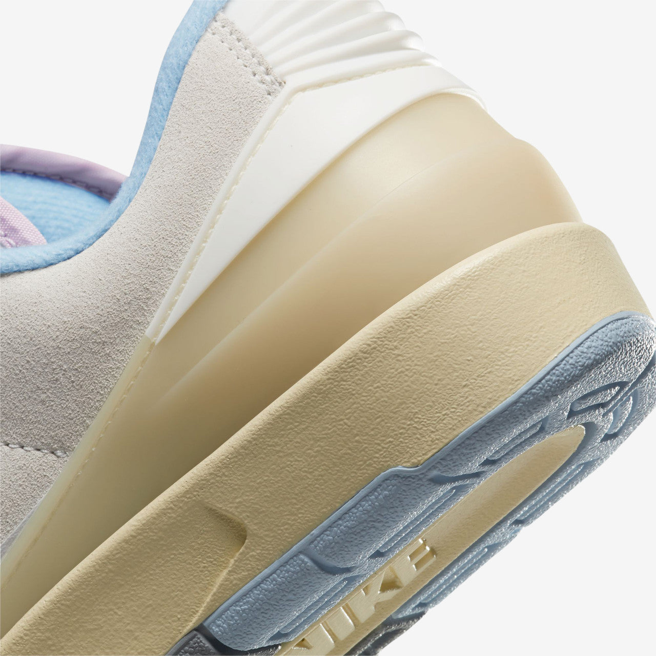 Wmns Air Jordan 2 Retro Low