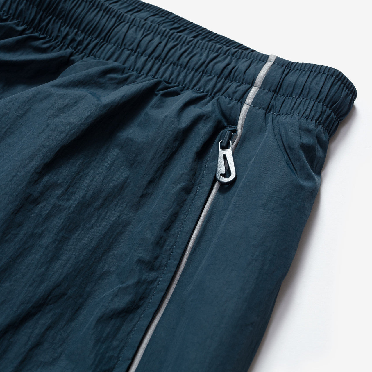 Solo Swoosh Track Pants | FB8620-478