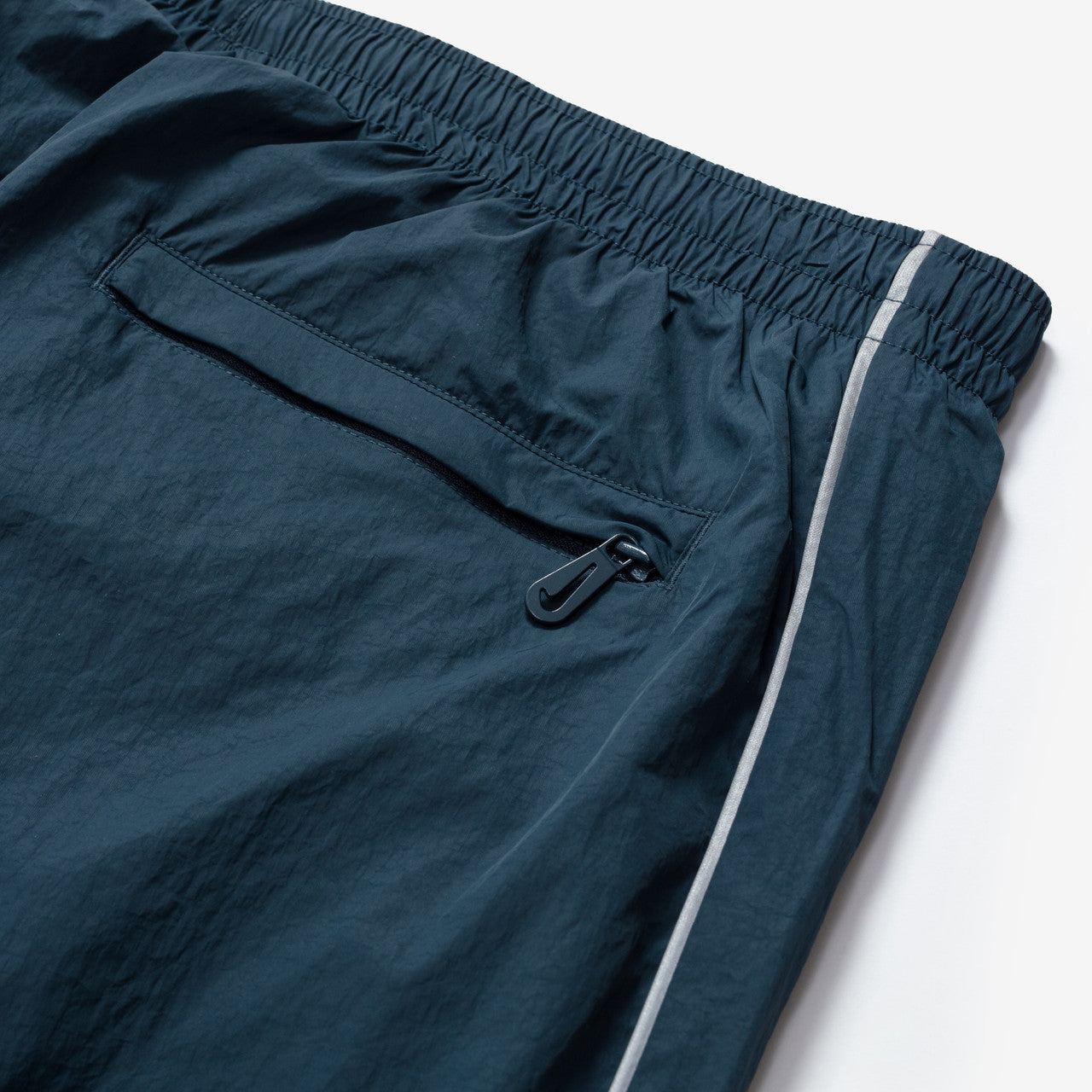 Solo Swoosh Track Pants | FB8620-478