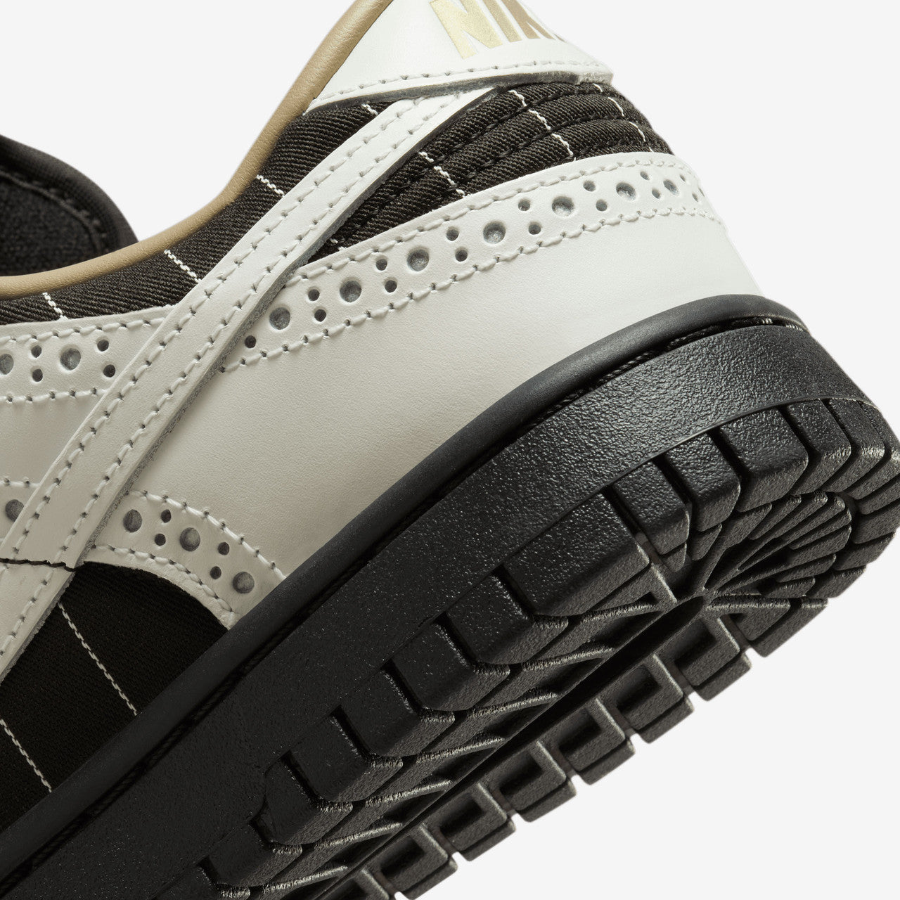 Wmns Dunk Low LX | FV3642-010