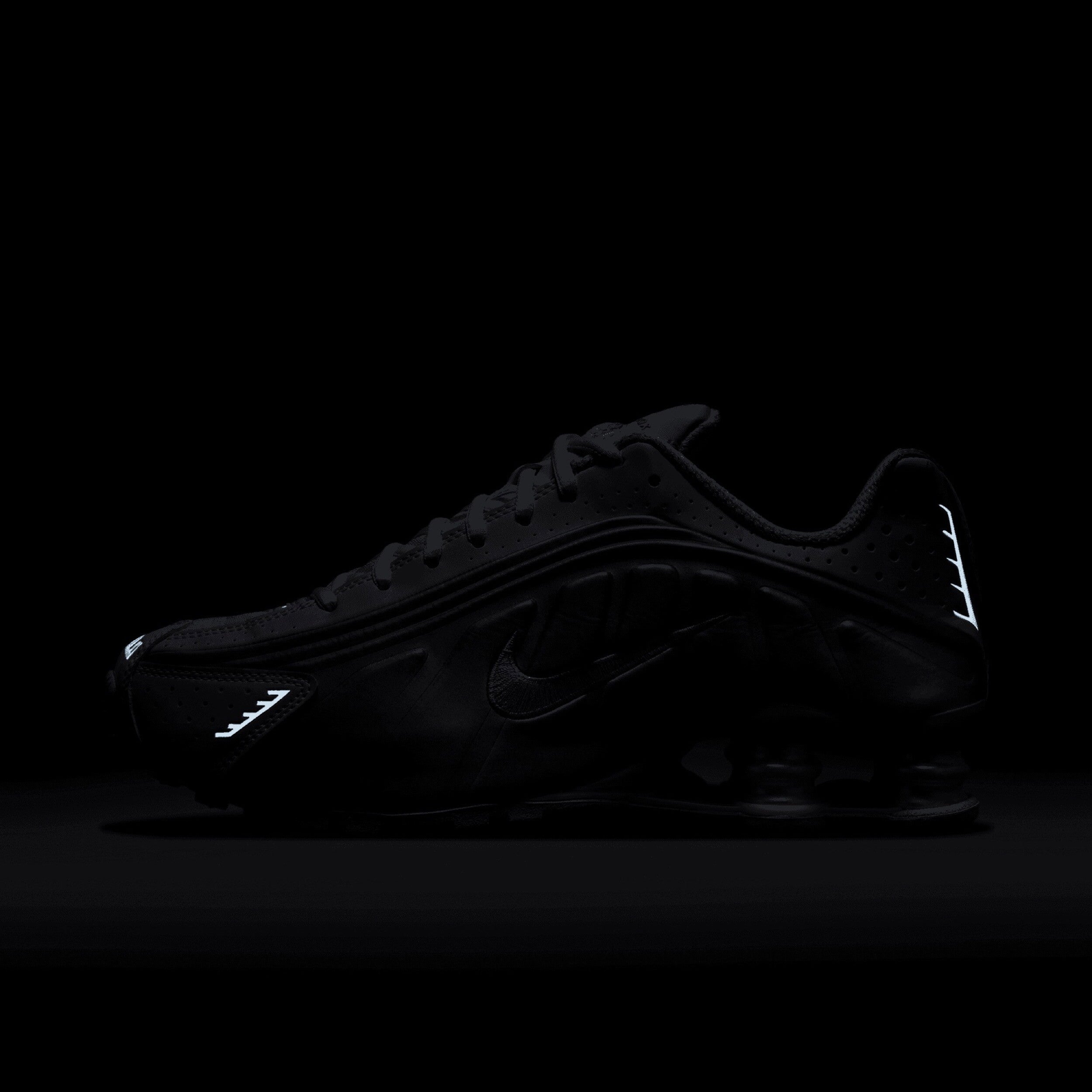 Wmns Shox R4