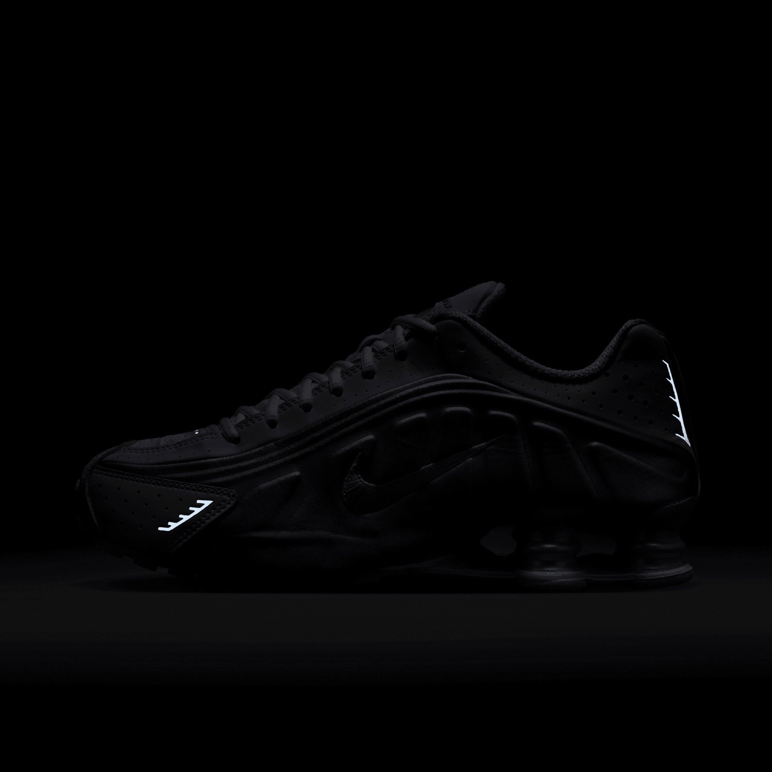 Wmns Shox R4
