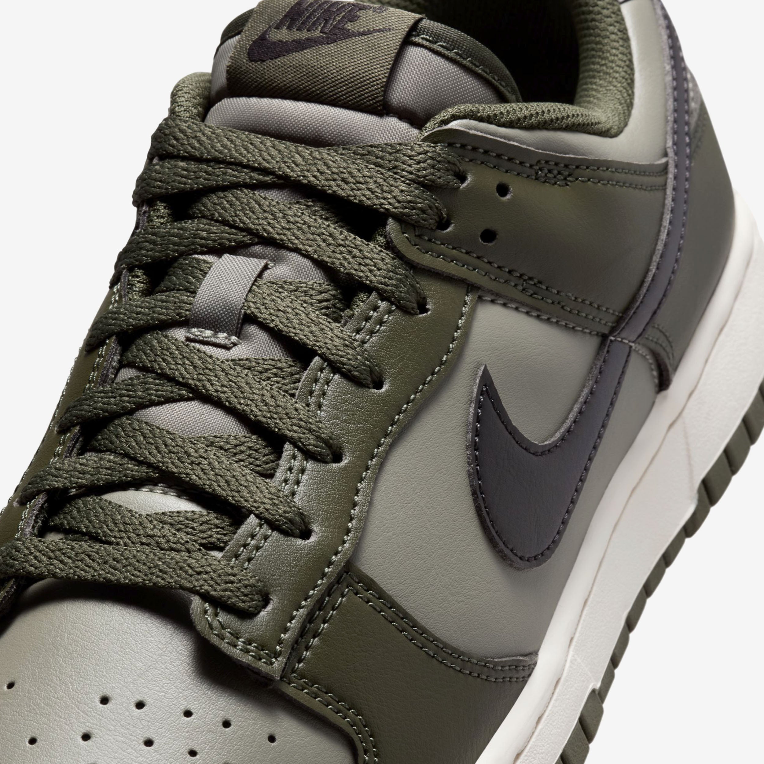 Dunk Low Retro