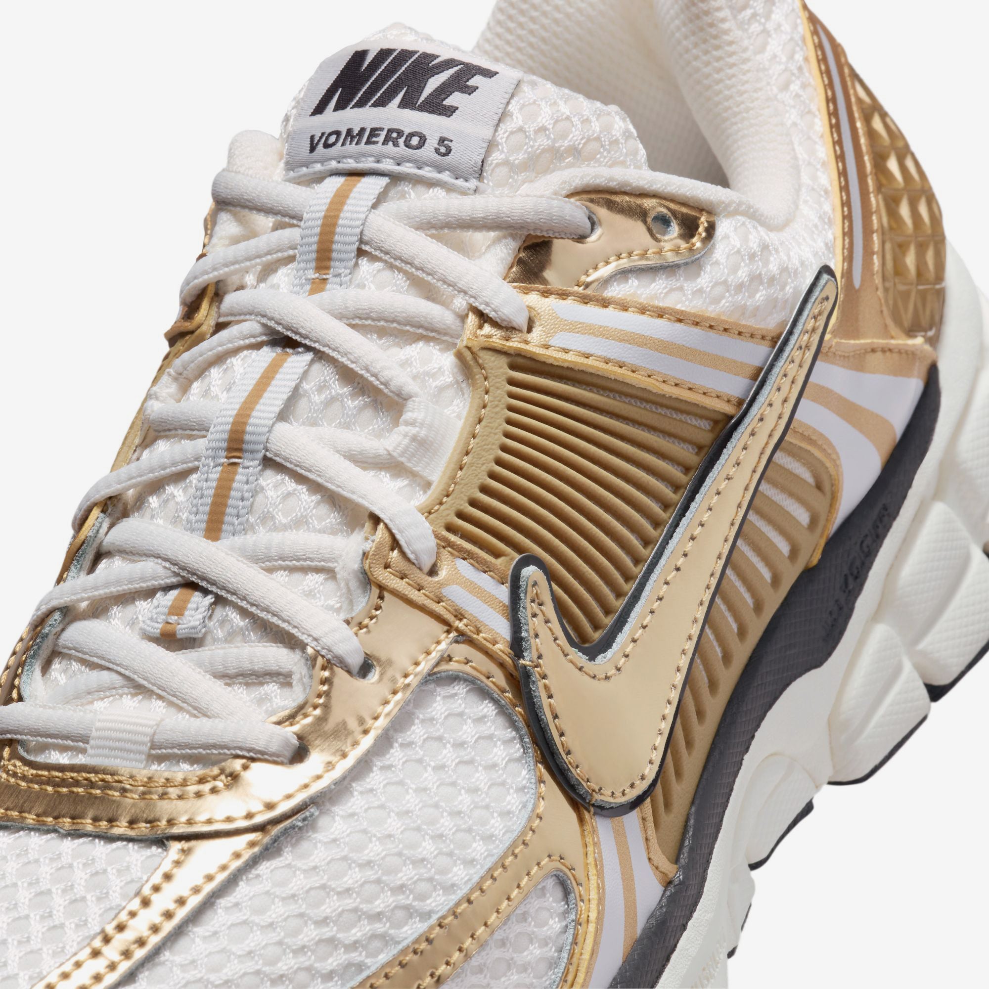 Wmns Zoom Vomero 5 GLD
