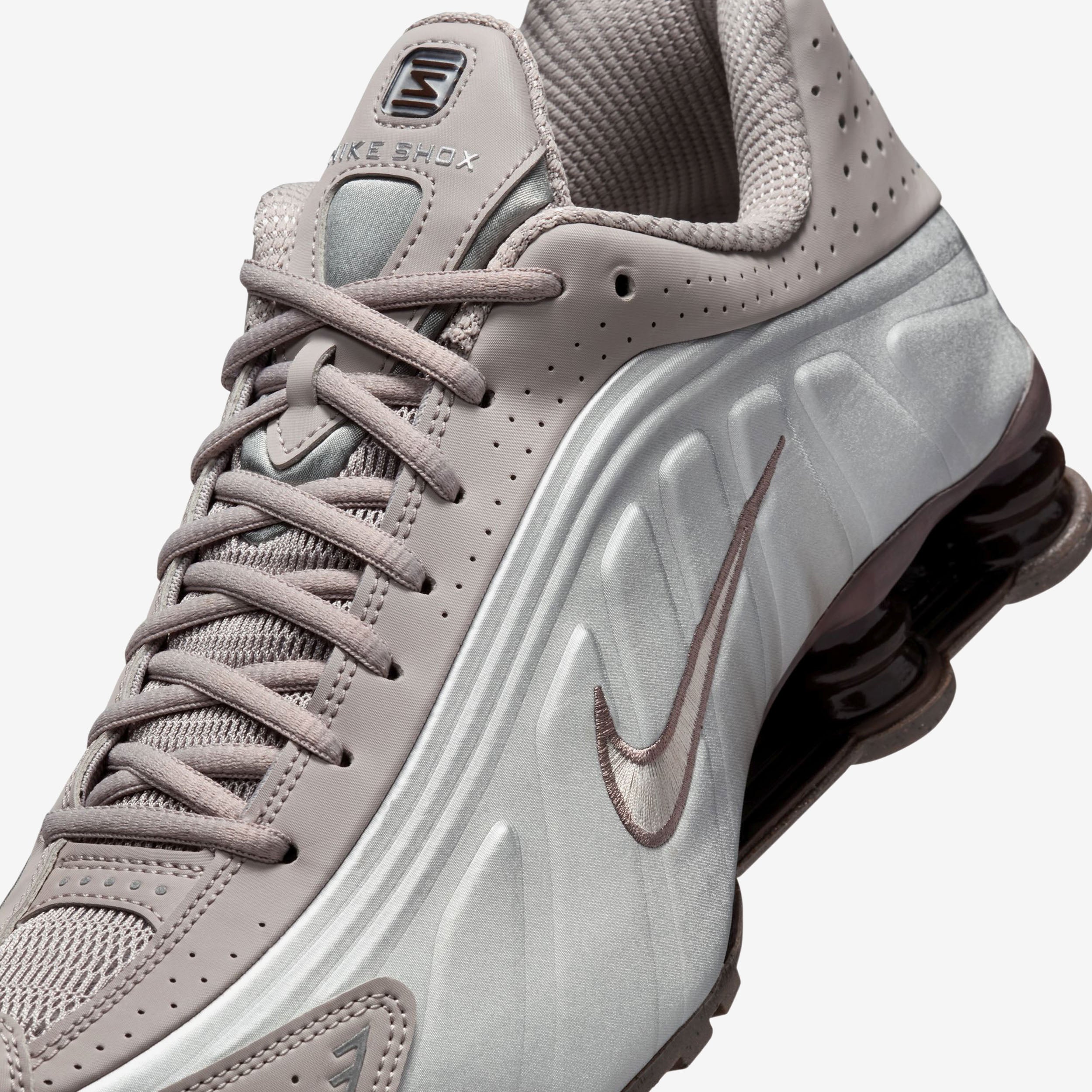 Shox R4