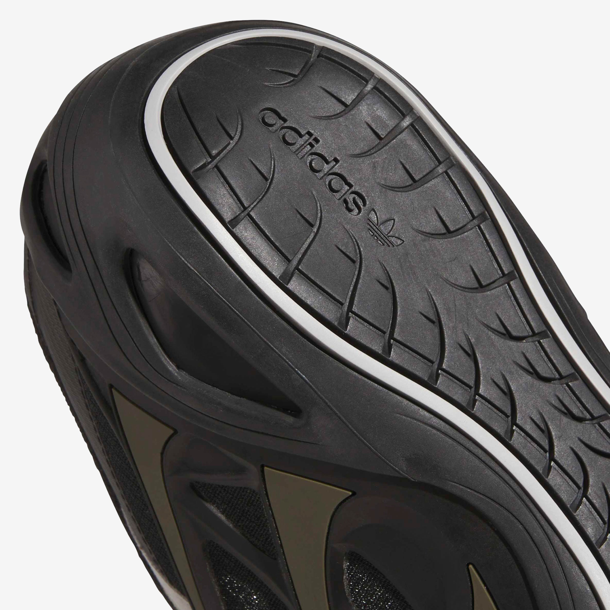Adiracer GT x Bad Bunny