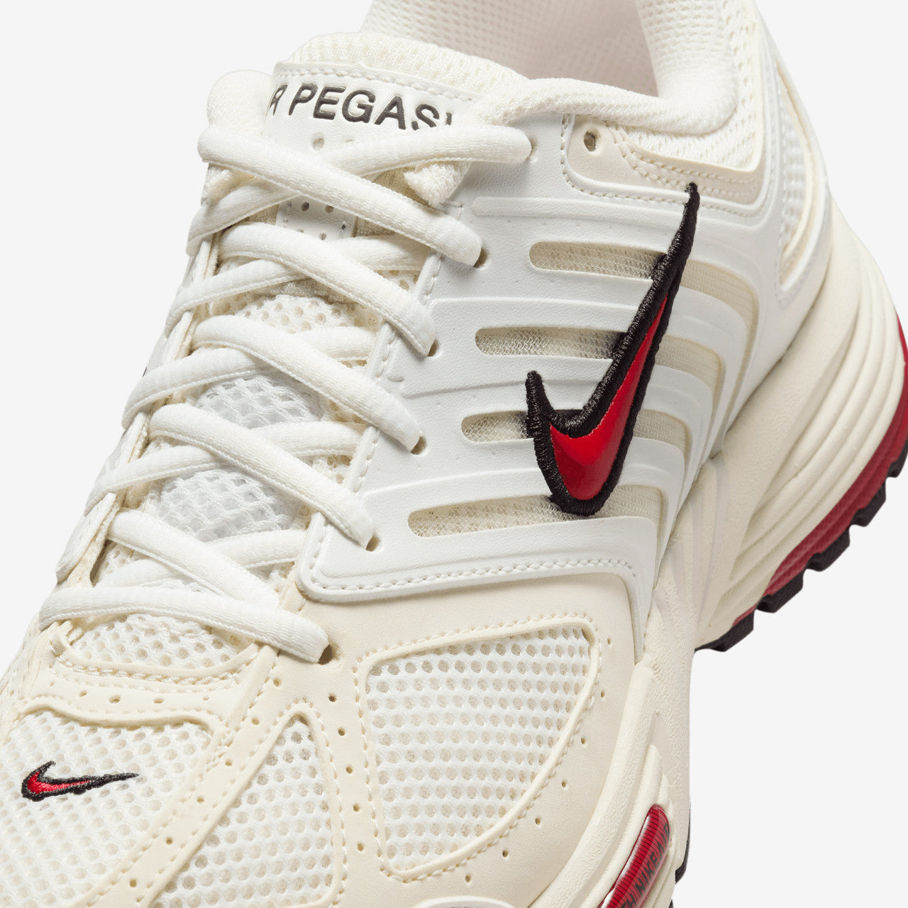 Wmns Nike Air Pegasus 2005 | HQ5718-101
