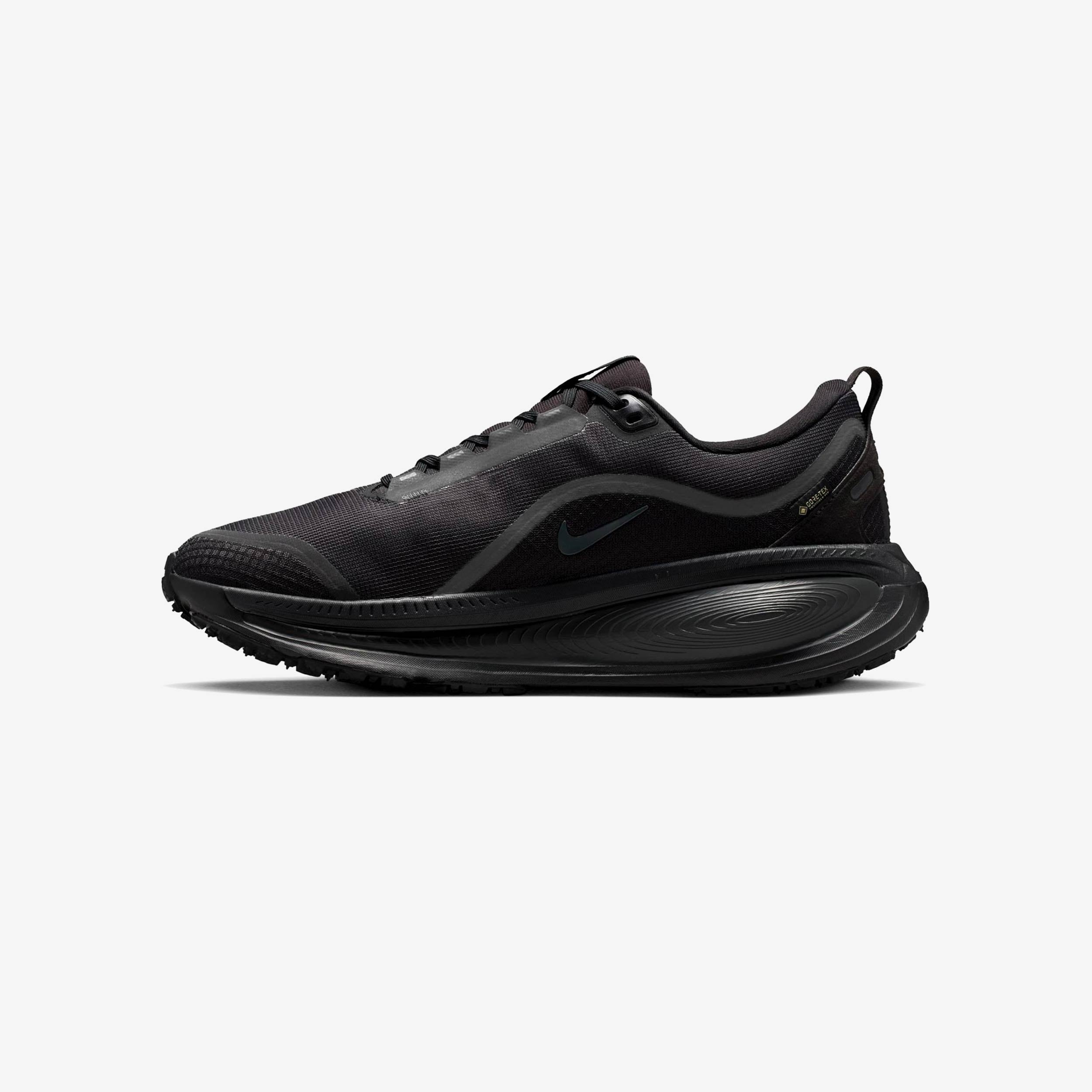 Nike Running Vomero 18 GORE-TEX - HQ7001-001 | SNS - SNEAKERSNSTUFF