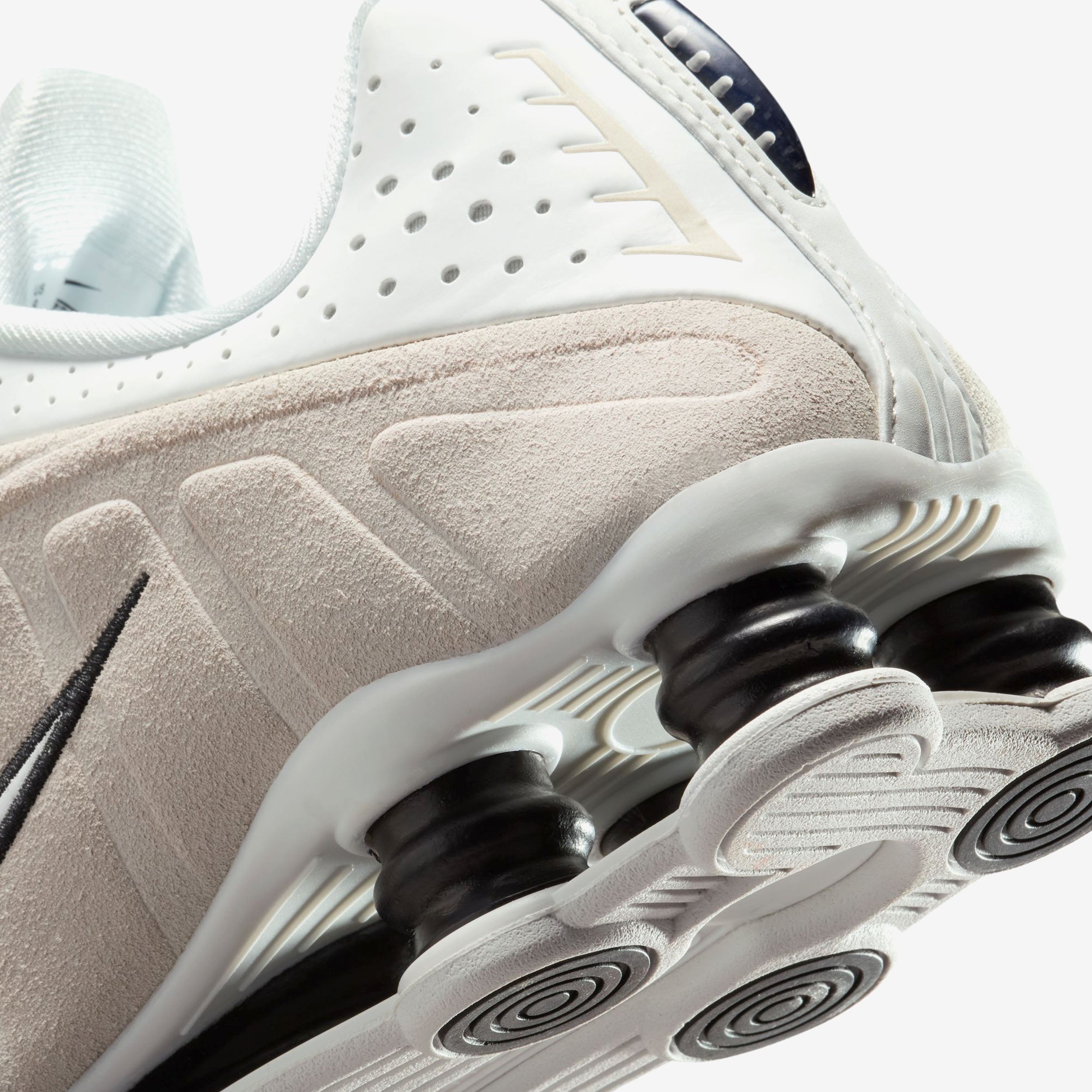 Wmns Shox R4
