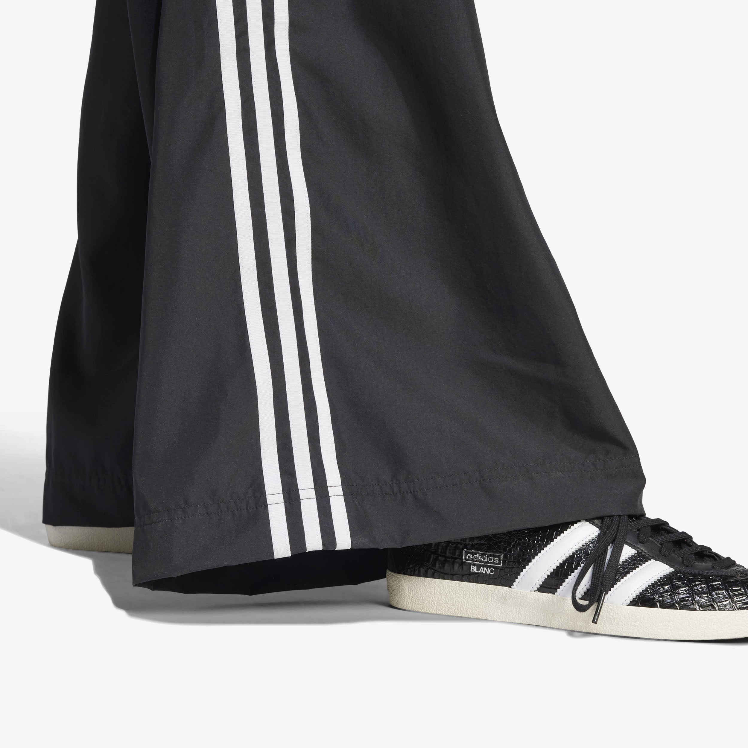 Wmns Adilenium Season 3 Oversized Track Pant