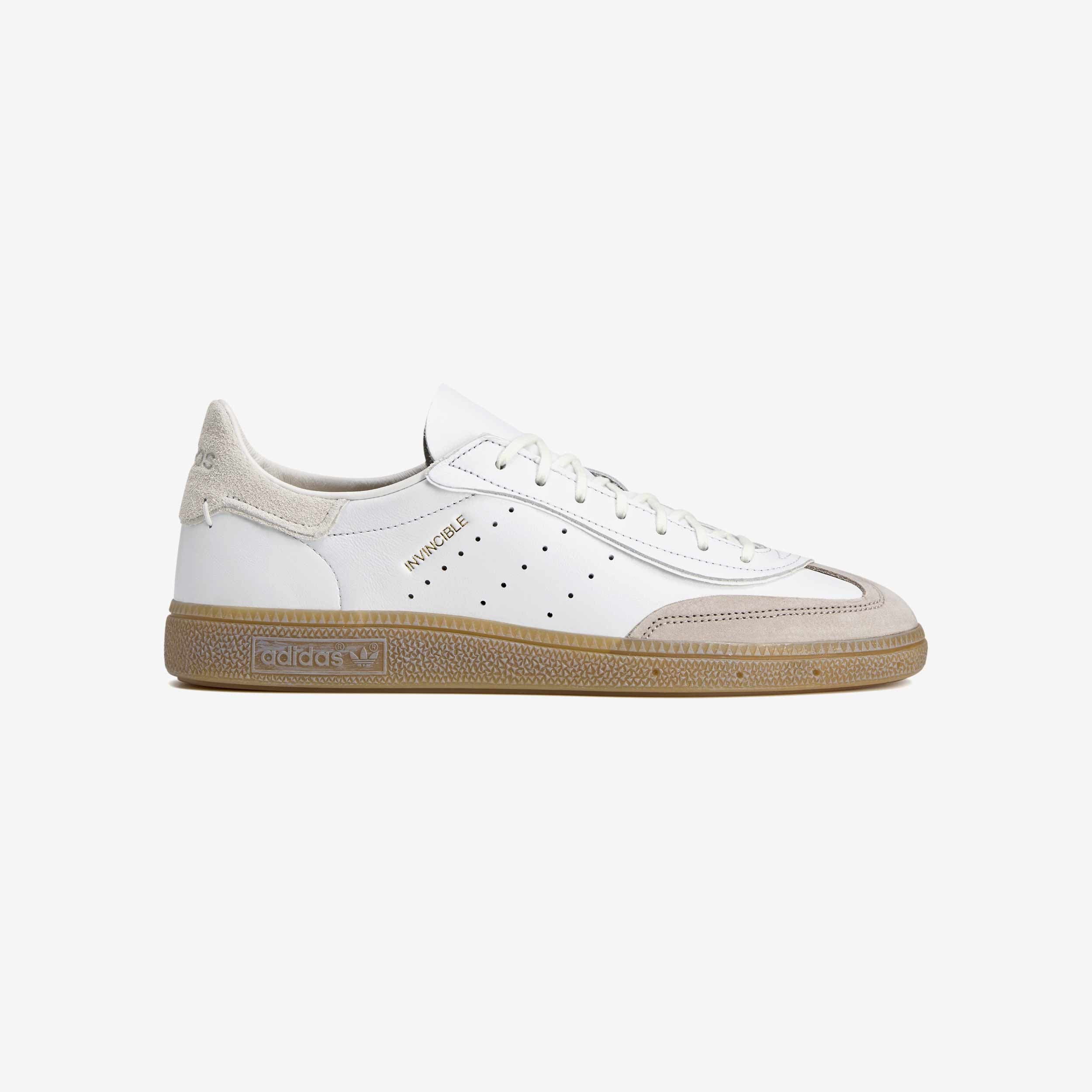Handball Spezial x Invincible