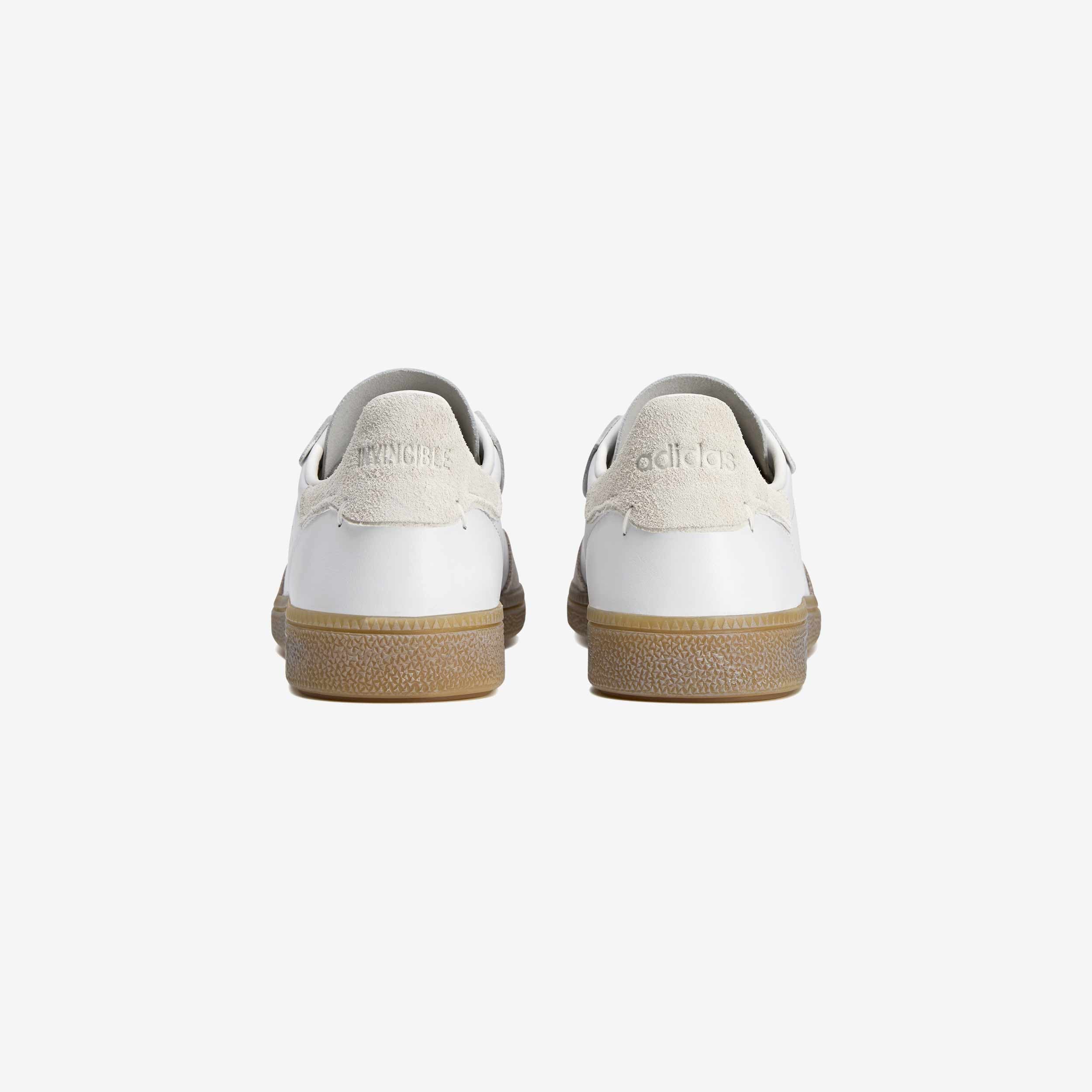 Handball Spezial x Invincible