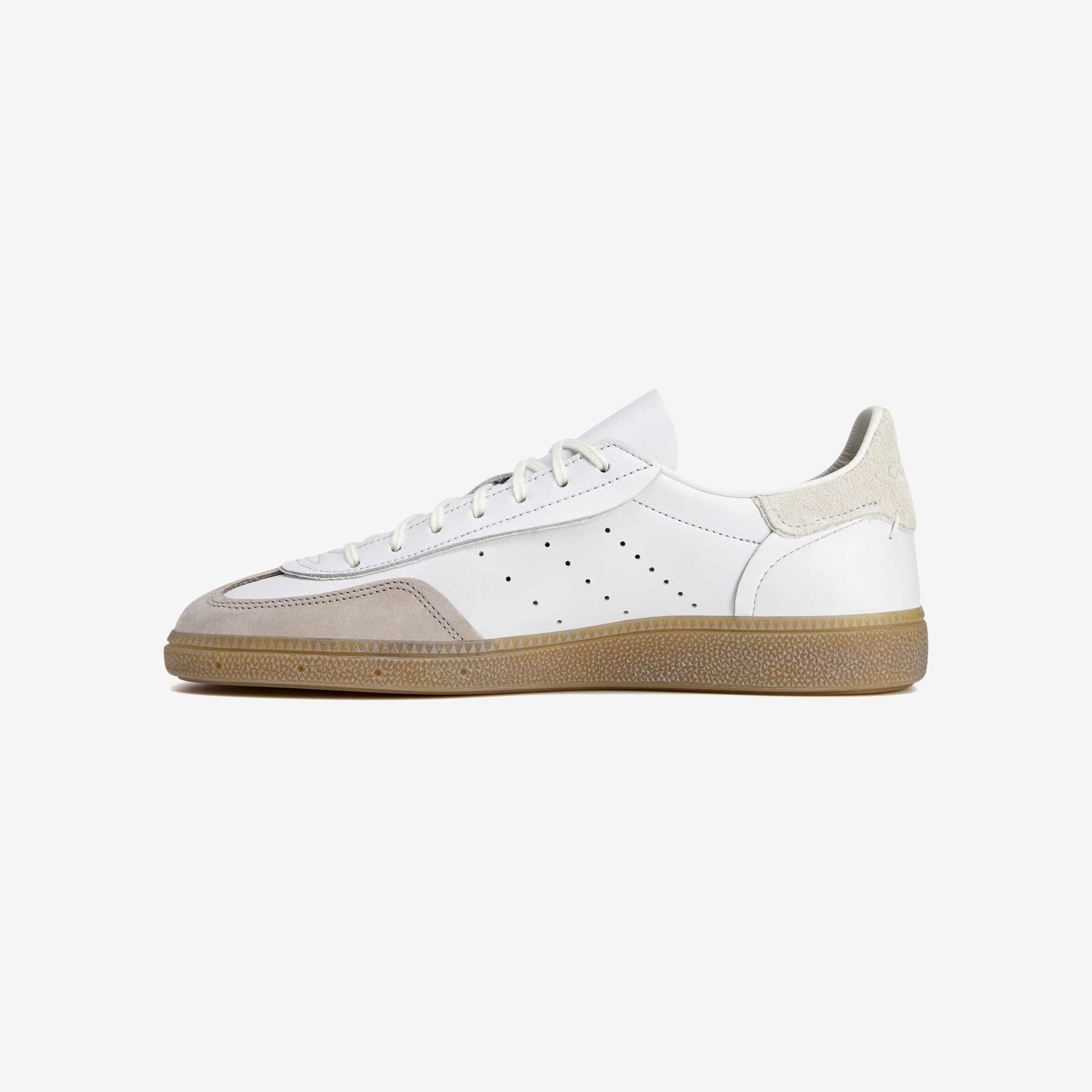 Handball Spezial x Invincible