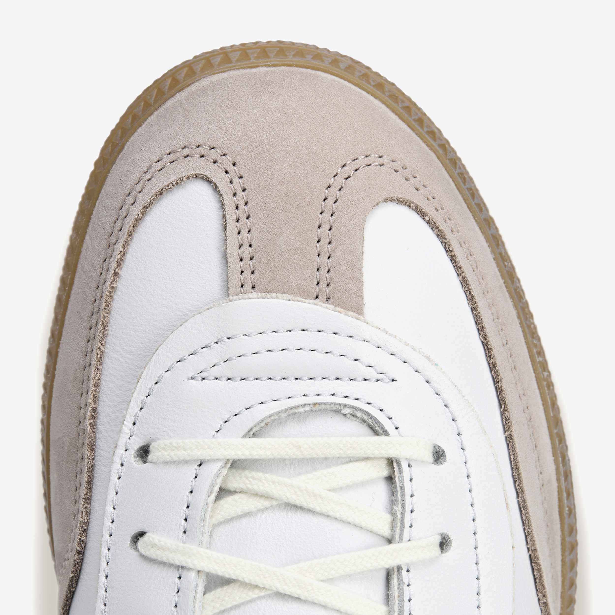 Handball Spezial x Invincible