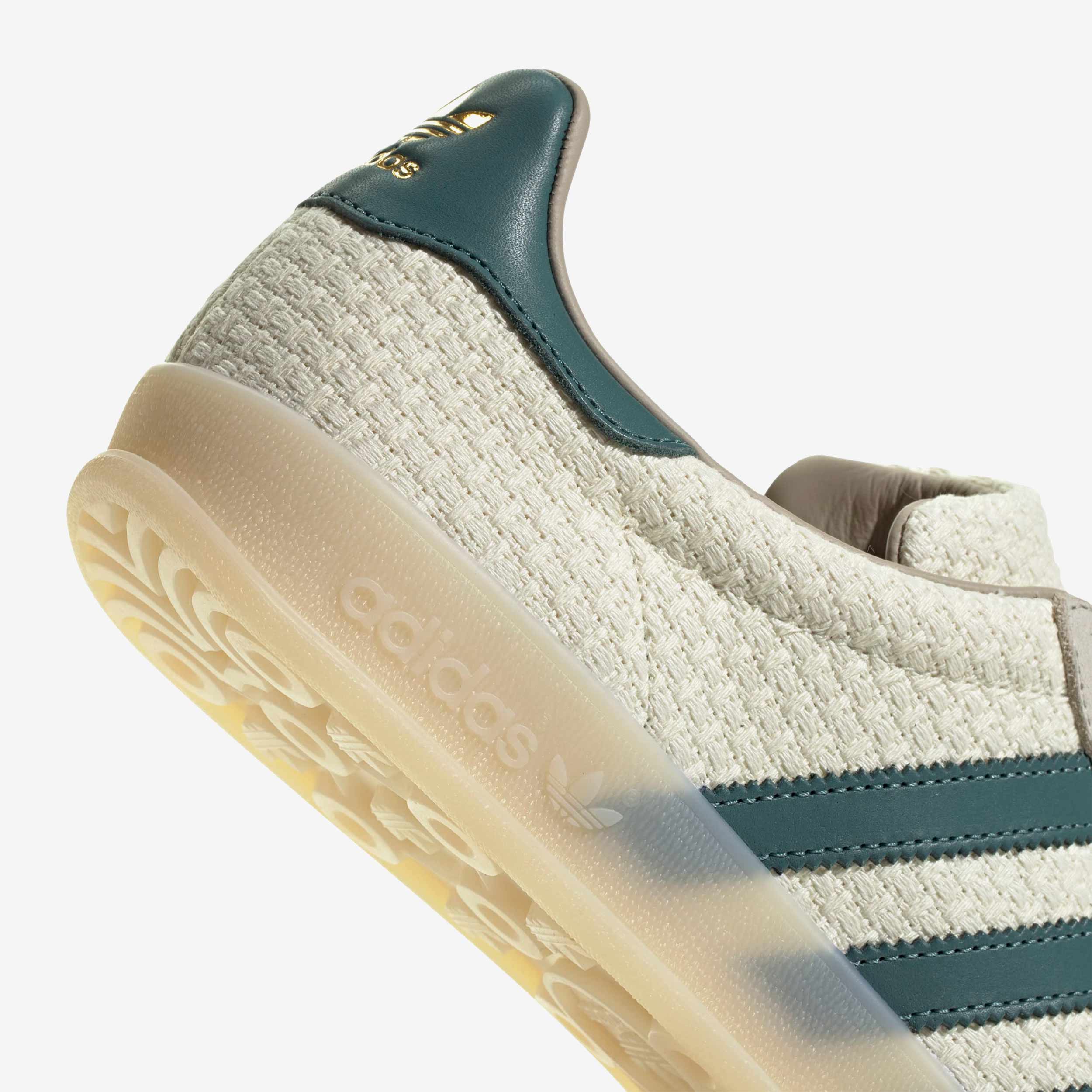 Gazelle Indoor