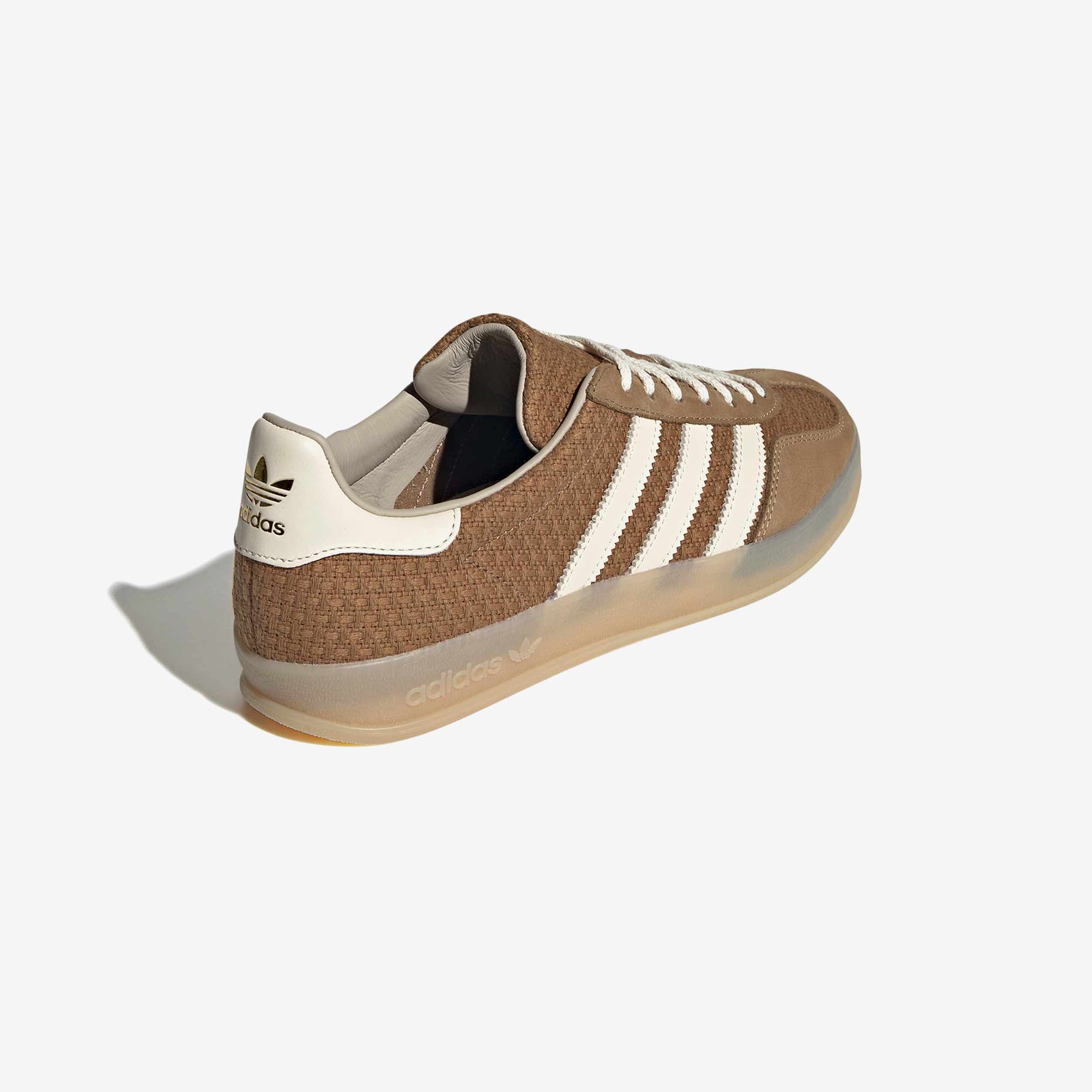 Gazelle Indoor