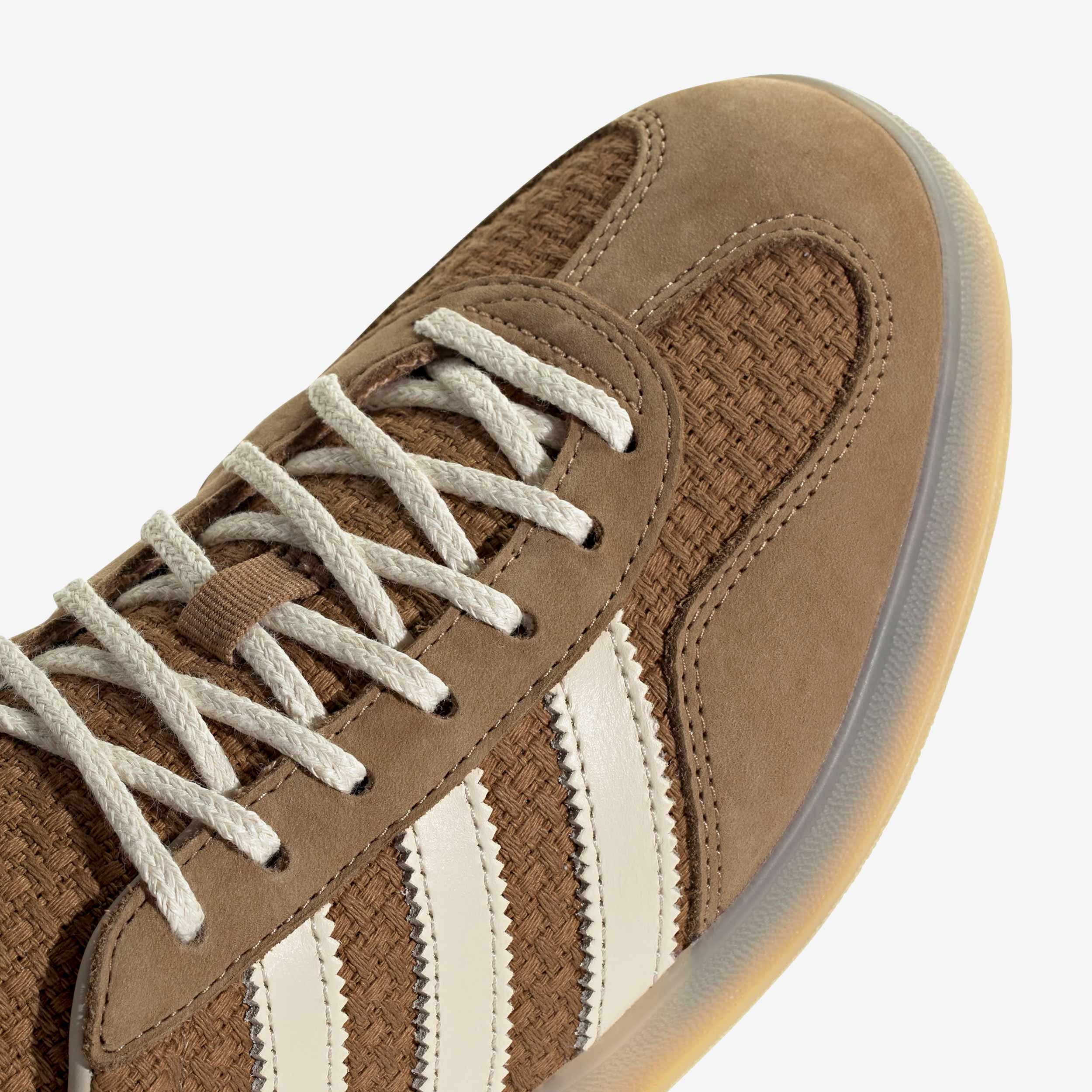Gazelle Indoor