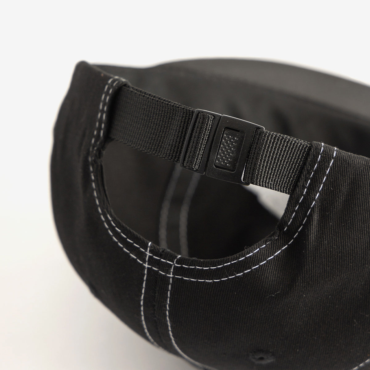 Arch Logo Contrast Stitch