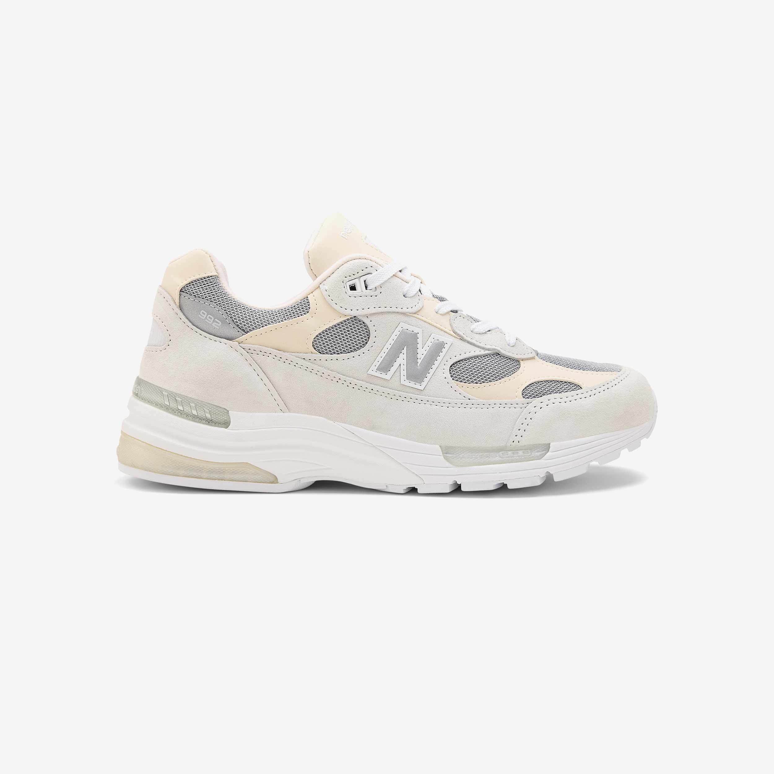 992